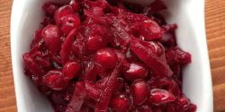 طرز تهیه ترشی لبو و انار خوشرنگ و ساده با طعمی بی نظیر