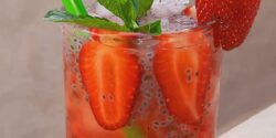 طرز تهیه موهیتو توت فرنگی ساده با طعمی بی نظیر