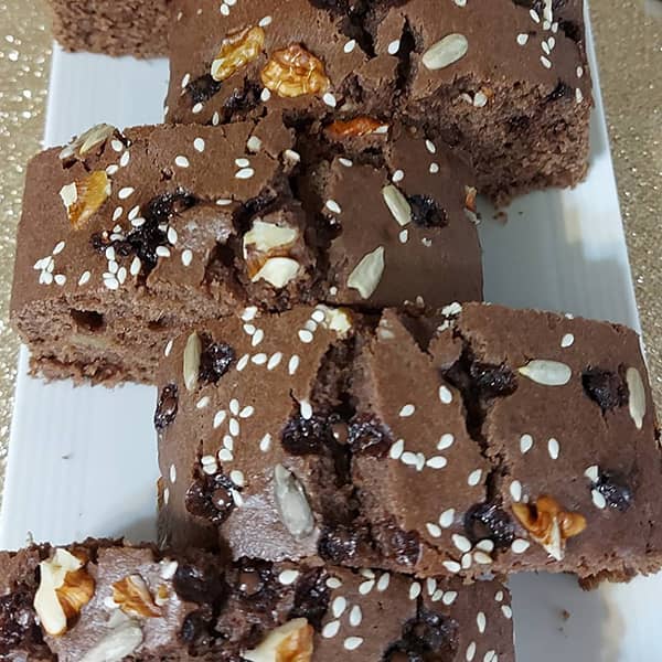 طرز تهیه کیک شکلاتی گردویی