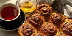 طرز تهیه نان رول کدو حلوایی خوشمزه و ساده برای عصرانه و میان وعده