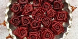 طرز تهیه لواشک توت فرنگی خوشمزه و خانگی بدون افزودنی