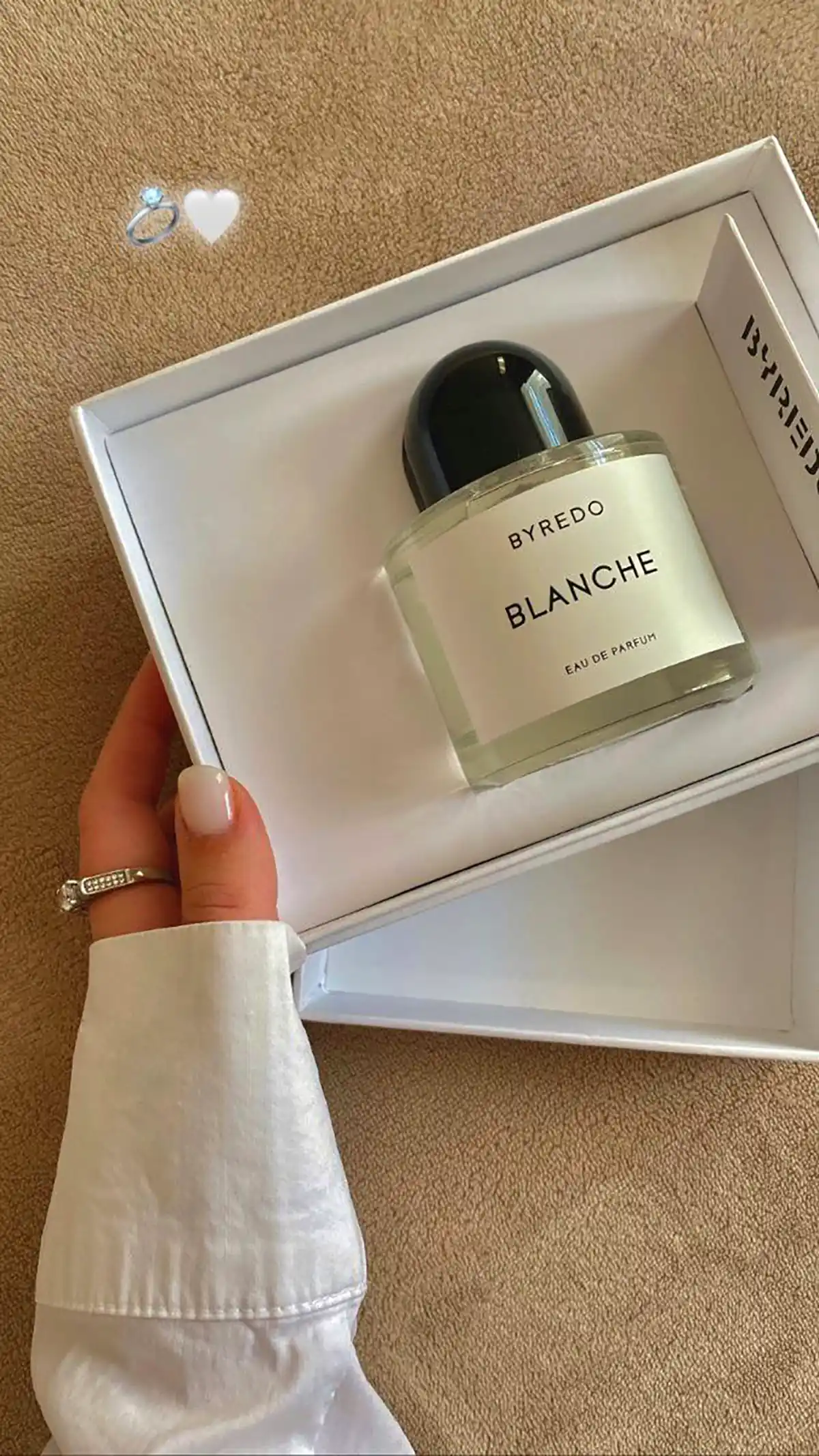 عطر زنانه شیک و جذاب