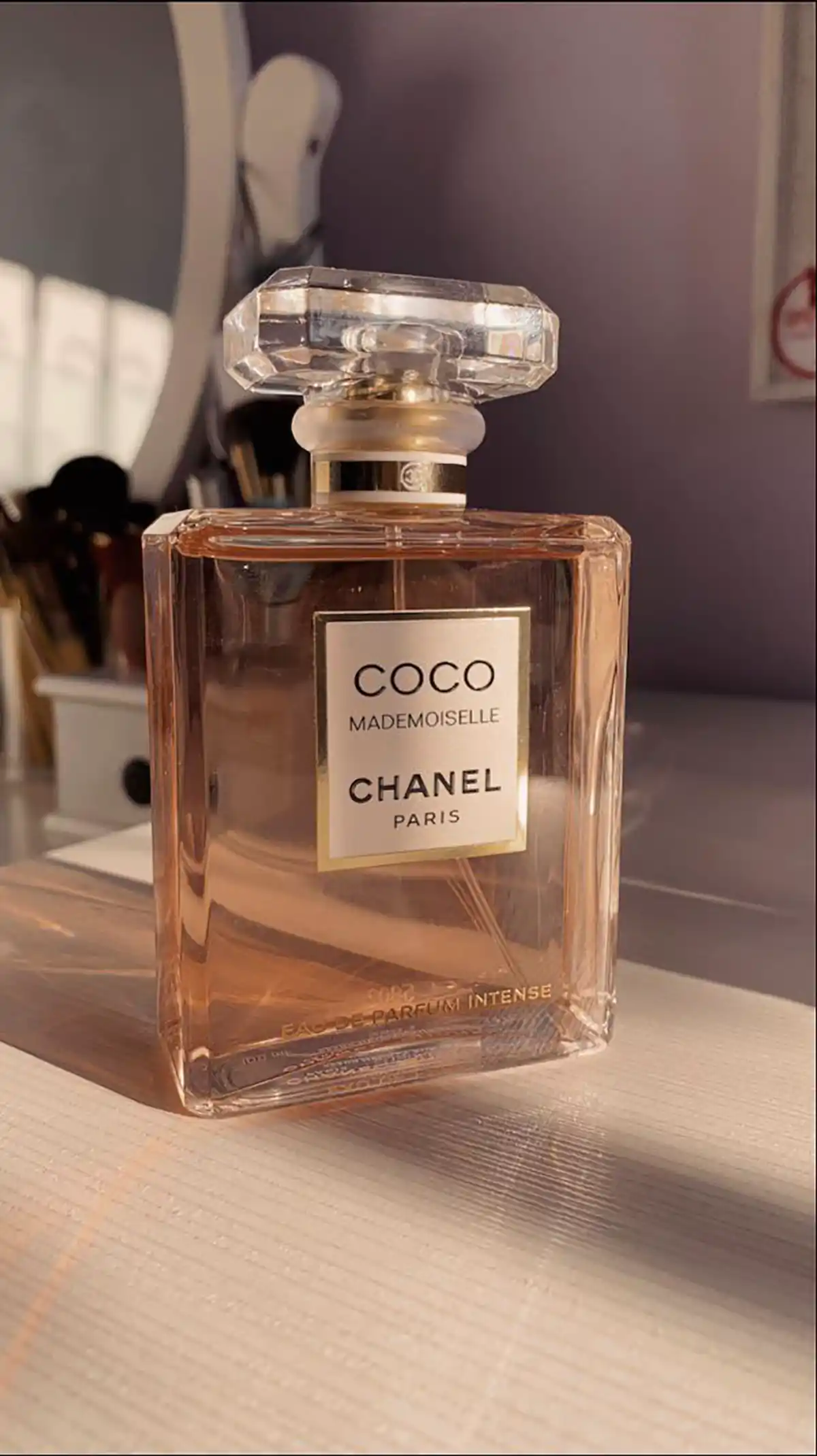عطر زنانه شیک و جذاب