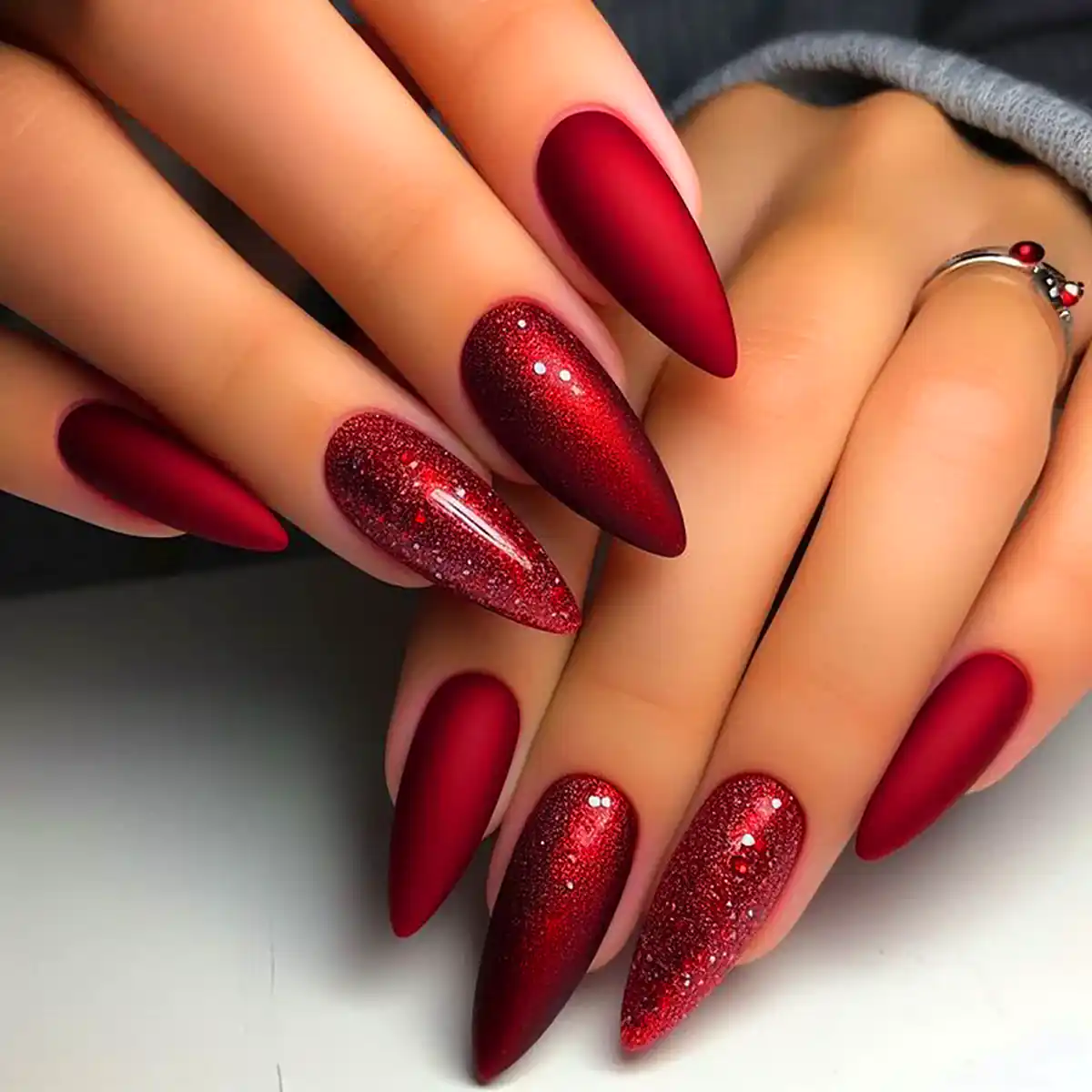 ژلیش ناخن قرمز جیغ 
