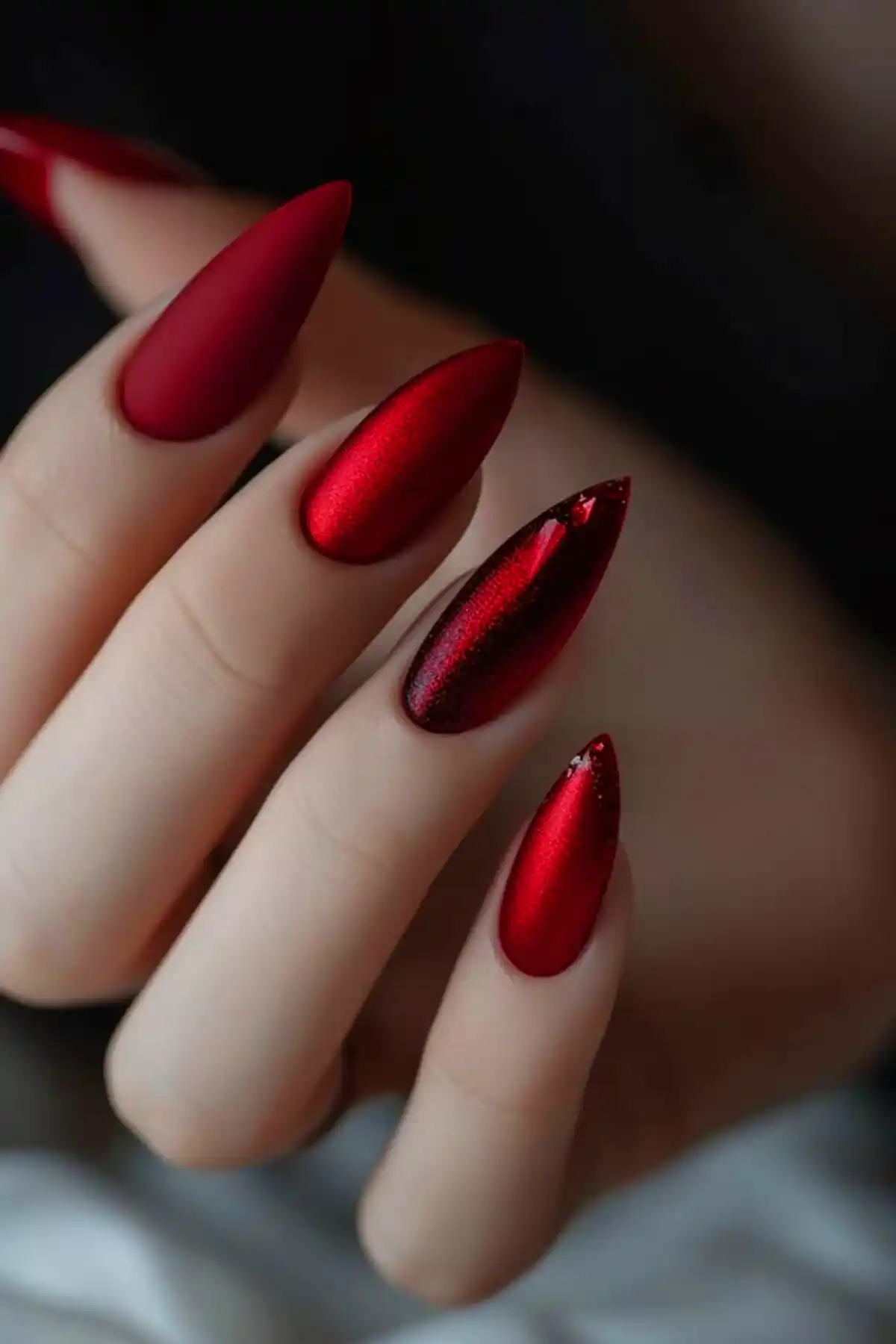 ژلیش ناخن قرمز جیغ 