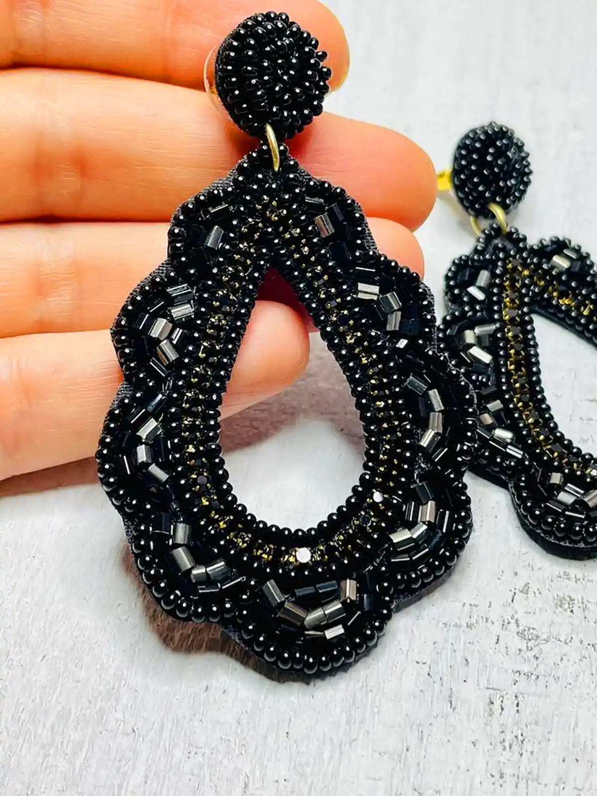 گوشواره مدرن مشکی