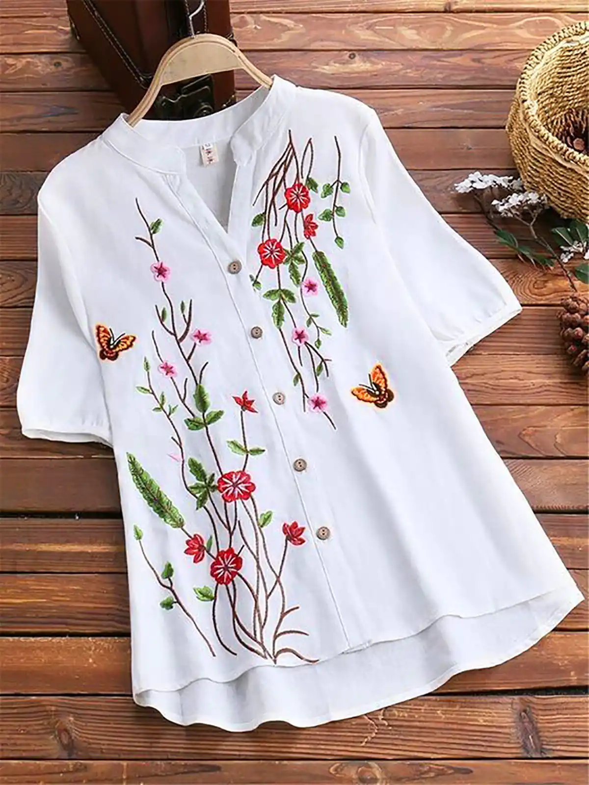 شومیز سفید گلدوزی شده 