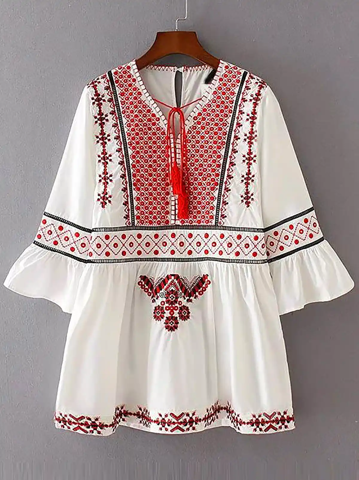 شومیز سفید گلدوزی شده 