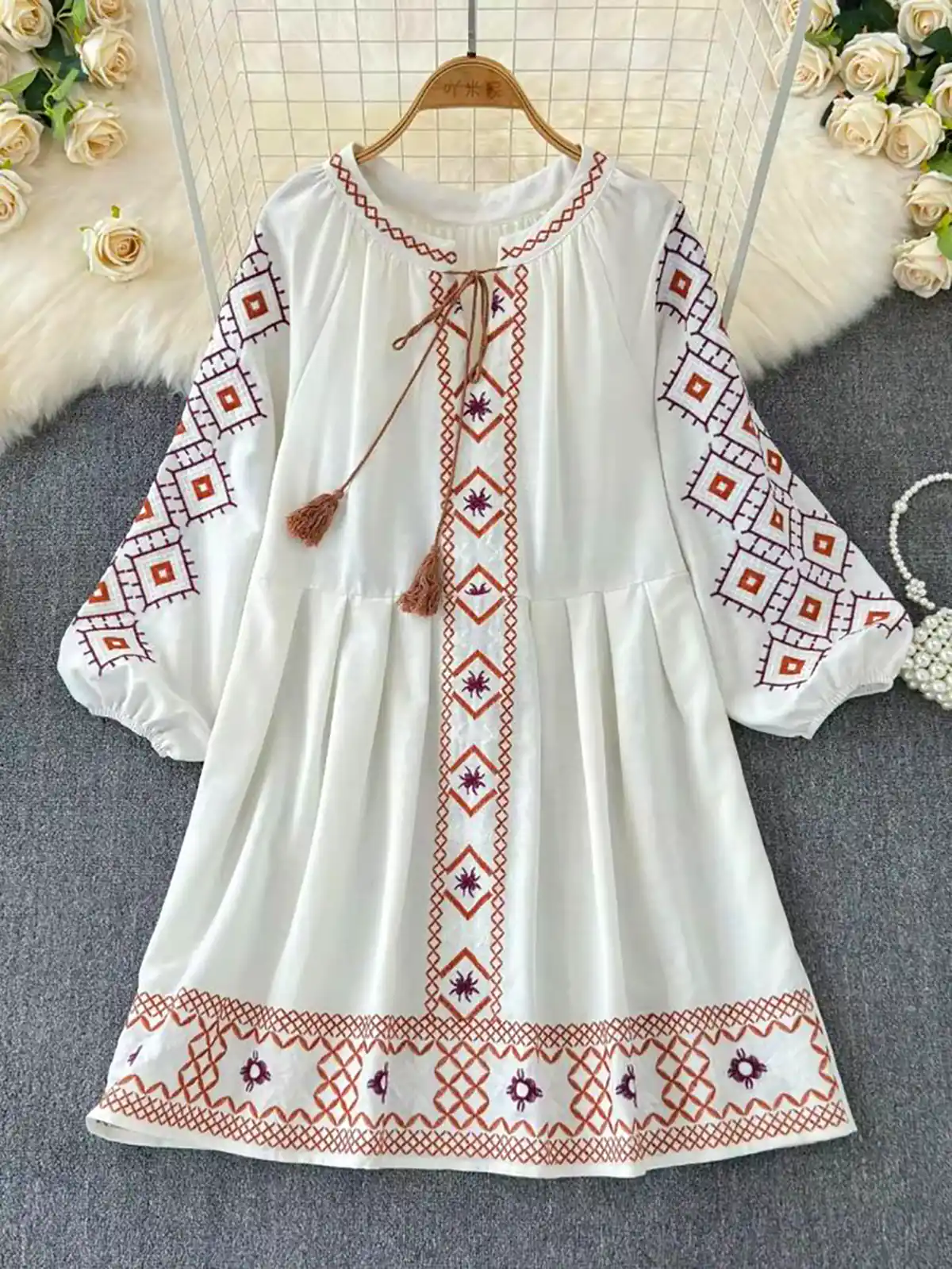 شومیز سفید گلدوزی شده 