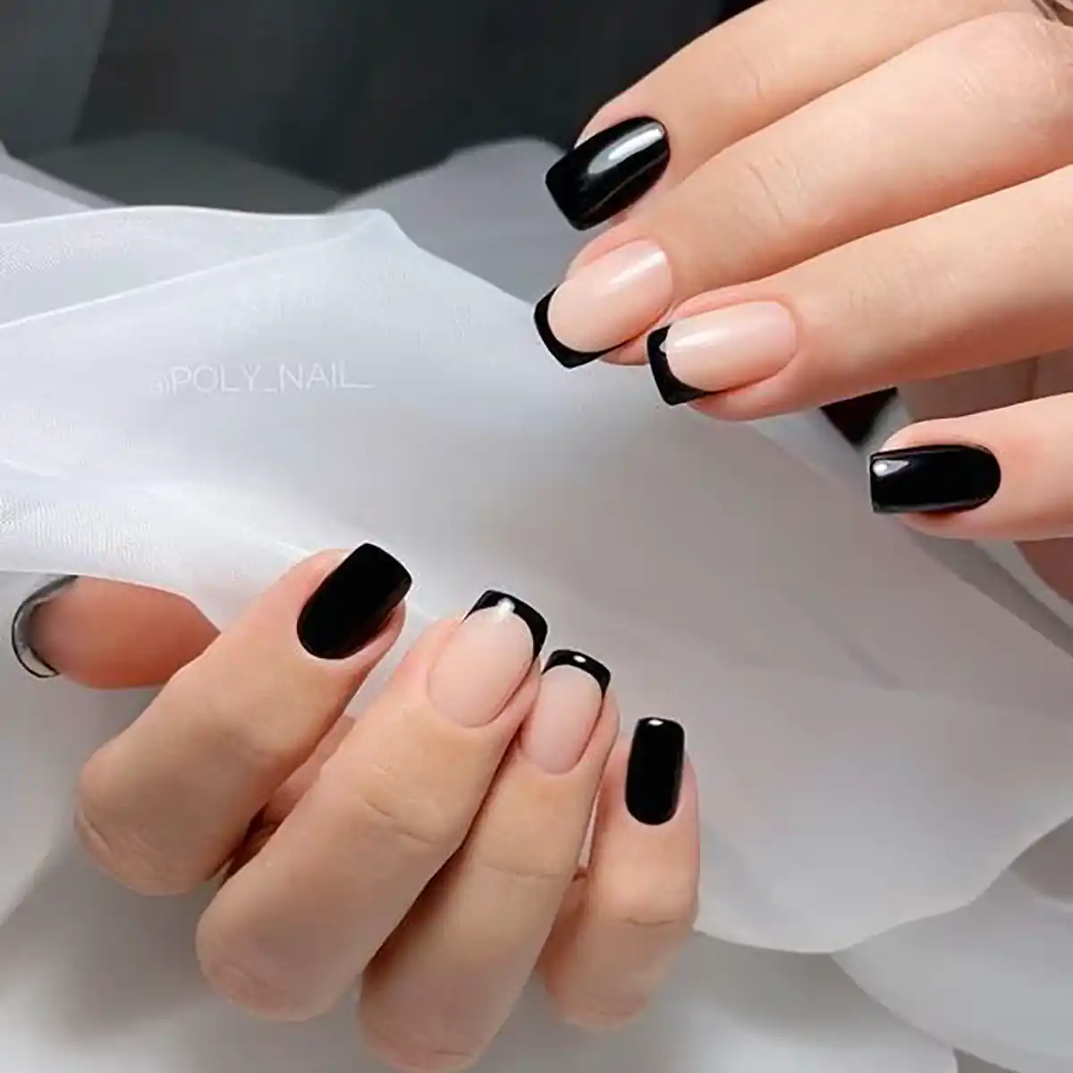 ناخن مشکی خاص ژورنالی