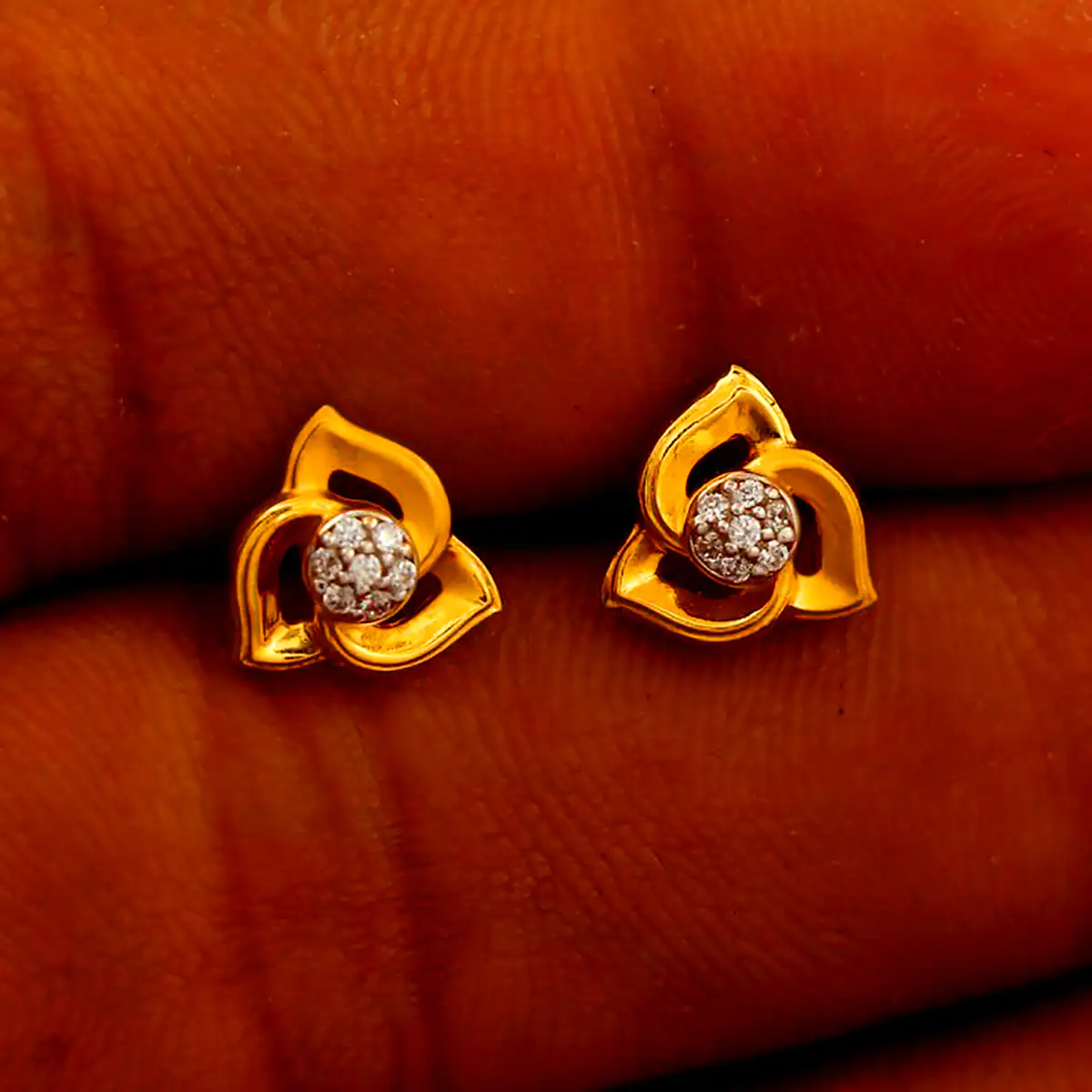 گوشواره مدرن و شیک طلا