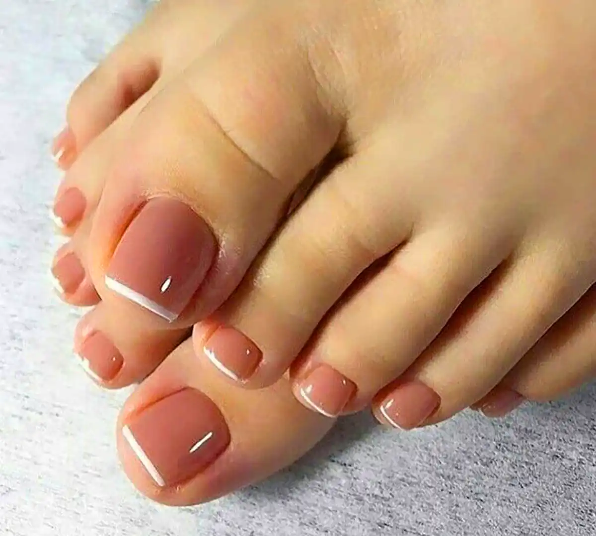مدل طراحی ناخن پا ترند