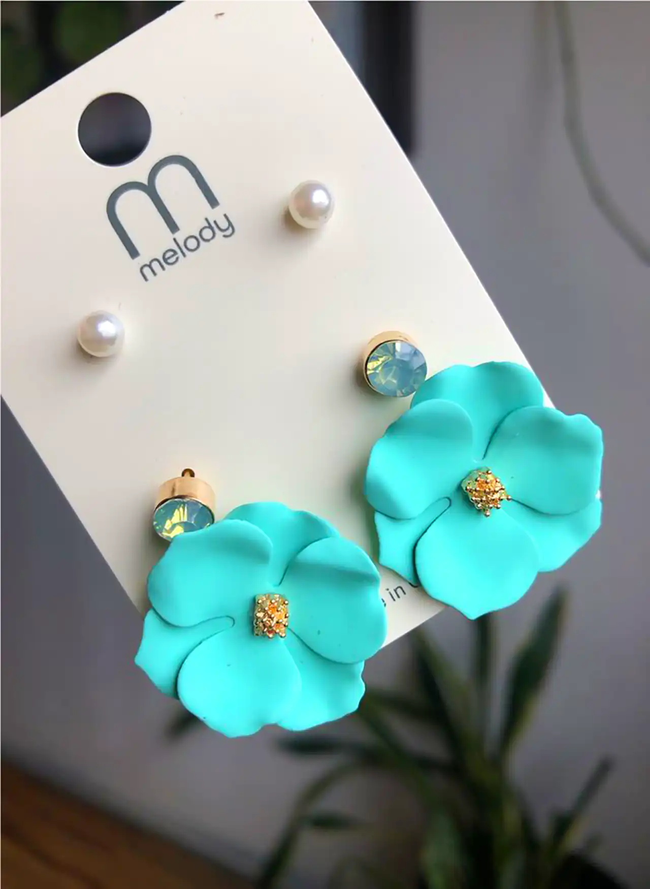 گوشواره جذاب گلبرگ
