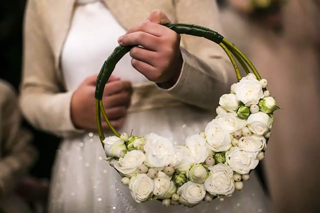 حلقه گل زیبا برای عروس