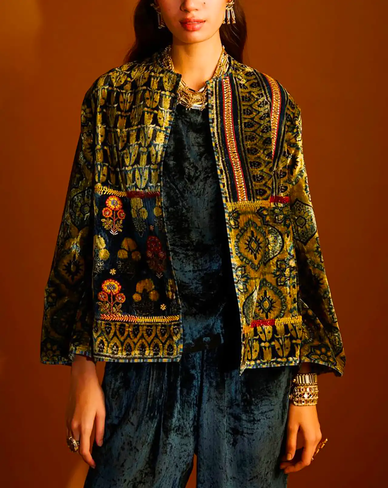 کت زنانه سنتی لاکچری