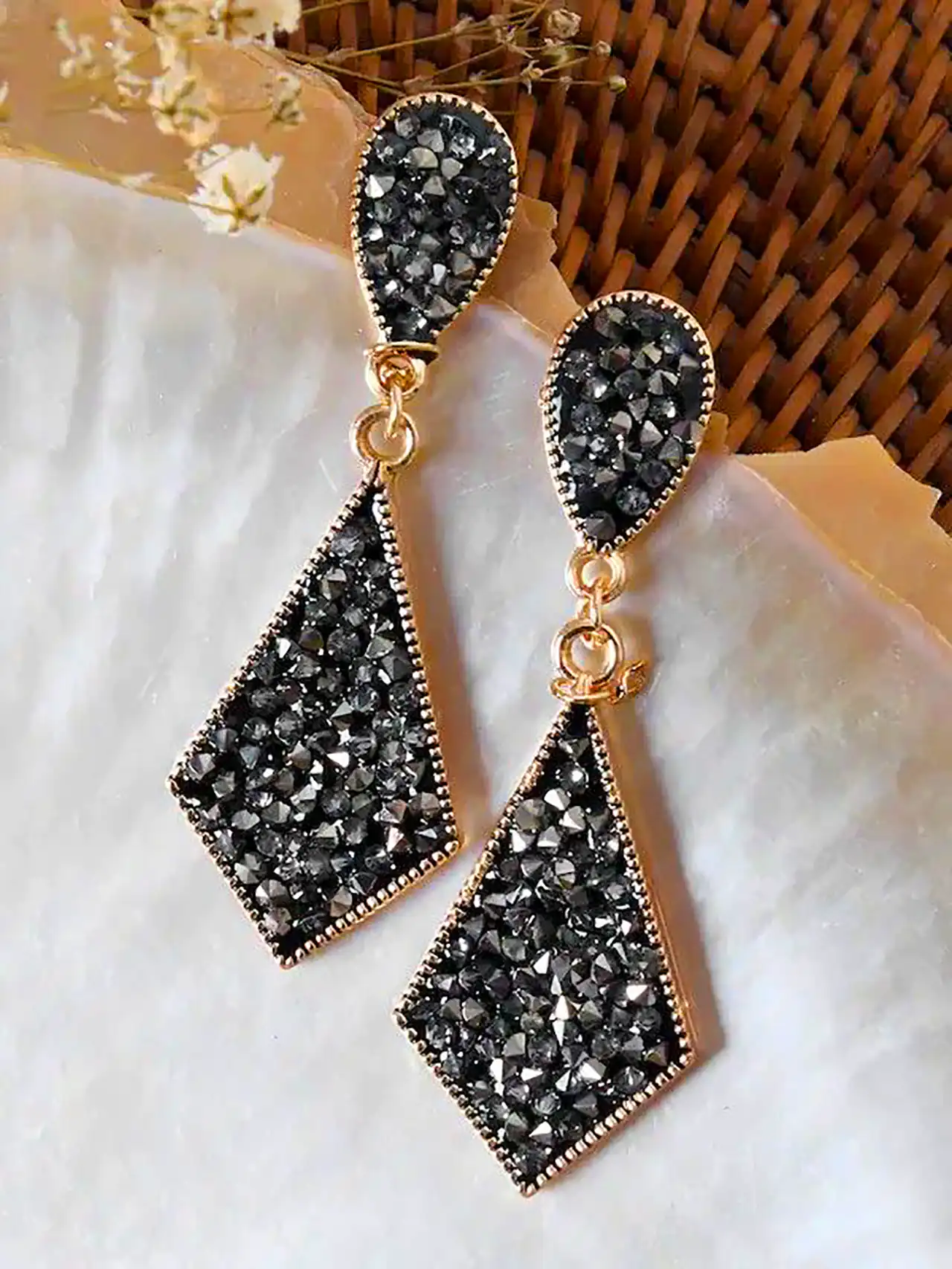 گوشواره مشکی لاکچری