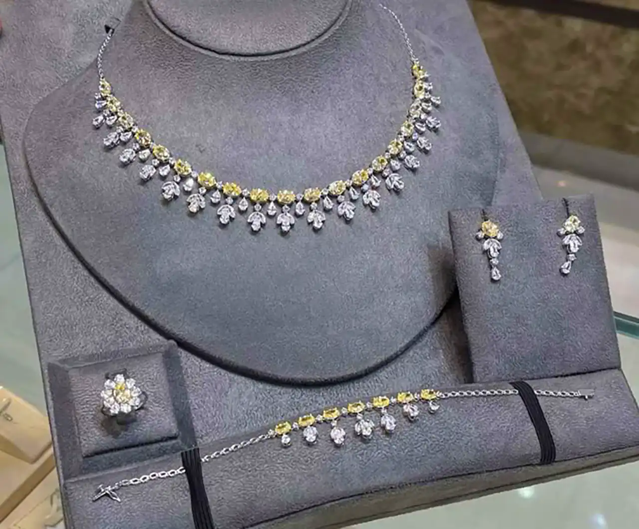 سرویس طلا برای عروس