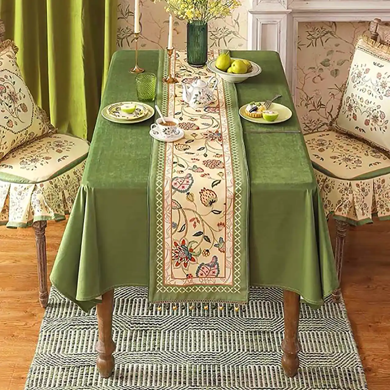 رومیزی طرحدار پارچه ای 