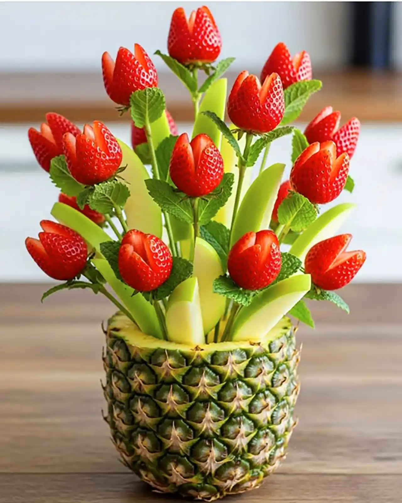 تزئین حرفه ای میوه توت فرنگی